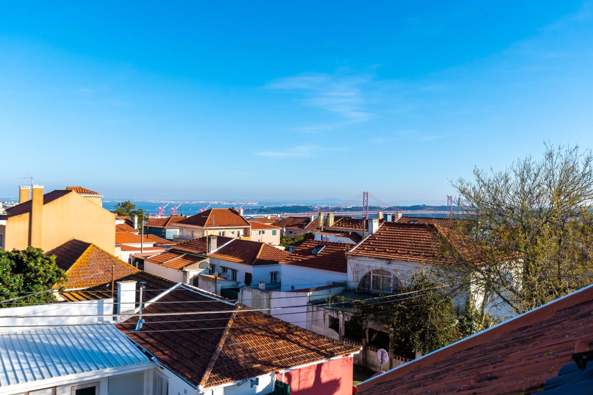 Luxury Villa With A Pool In The City - No Parties Allowed Lisbon Exterior photo